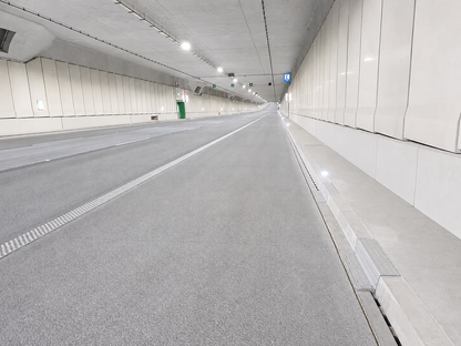 Regline K-T S200 – Monolithische Bordstein- und Tunnelentwässerungsrinne DN200